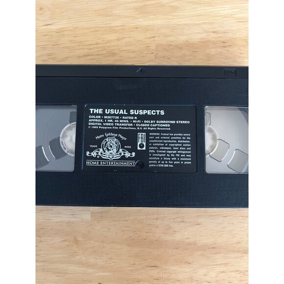 The Usual Suspects VHS Tape Vintage 1995 Thriller Movie Classic Film - Picture 2 of 4
